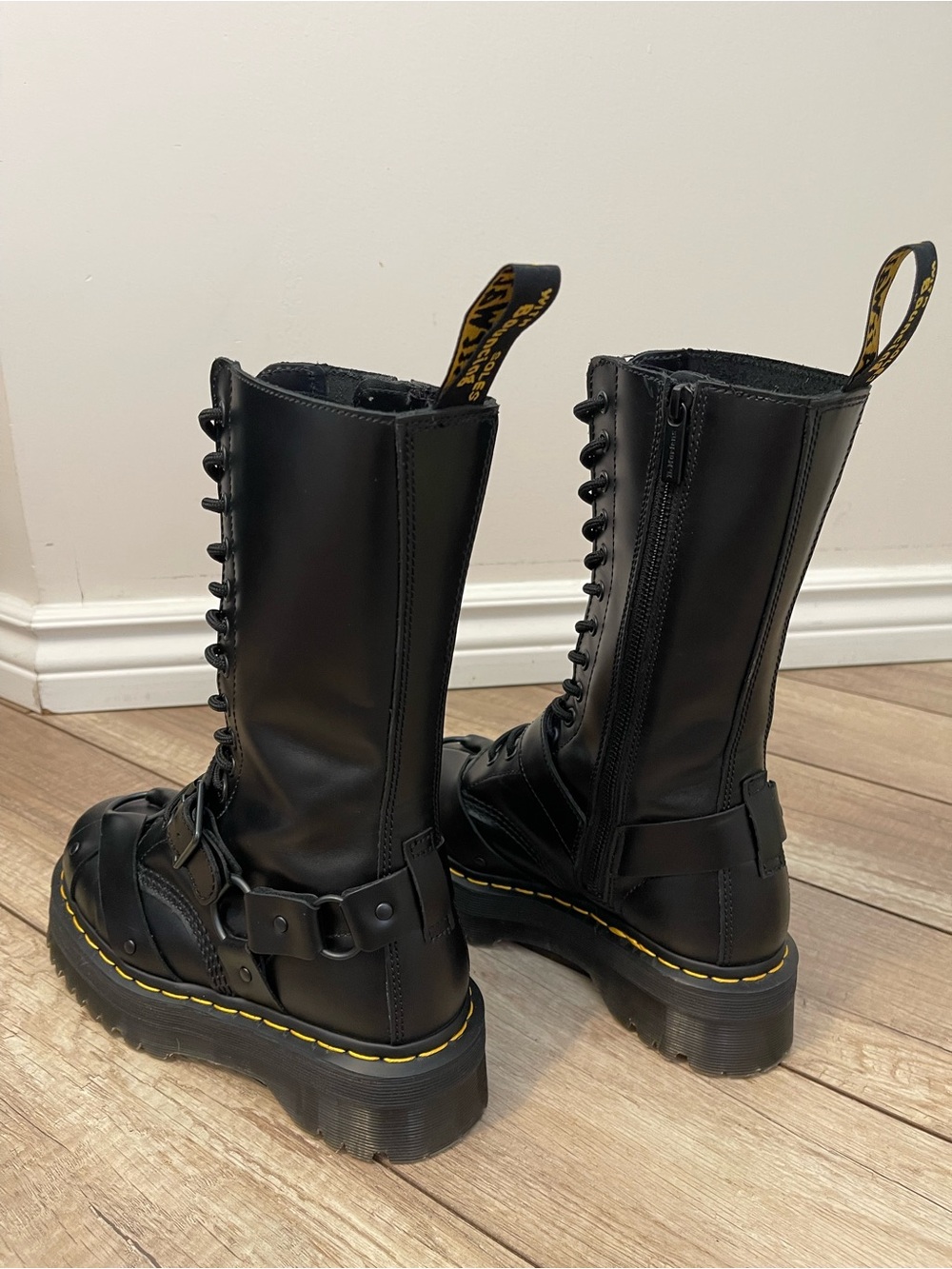 Dr. Martens Black Leather Lace-Up Platform Boots with Yellow Stitching size US 8 - Picture 4 of 16